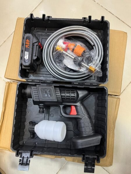 Single Battery Water Cleaning Gun 🇨🇳   Product Include  2 Water Nozzel 48V Battery  Pipe  Soap Liquis Bottle