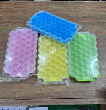 Honey Cube Honeycomb Tray 37 Silicone Cubes Ice Cube Making Mold with Lids